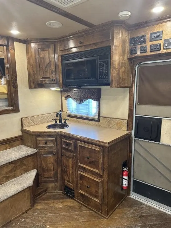 2007 4 Star 4 Horse 14′ Outlaw LQ Slide Out — view 12