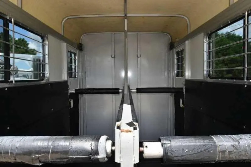 2002 Kiefer Built 2 Horse Bumper Pull — view 4