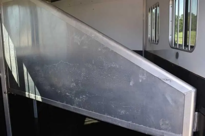 Used 2013 Exiss 6300 3 Horse Gooseneck — view 10