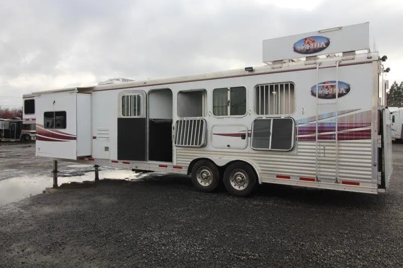 2008 Lakota 8415 w/Slide out 4 Horse Trailer — view 5