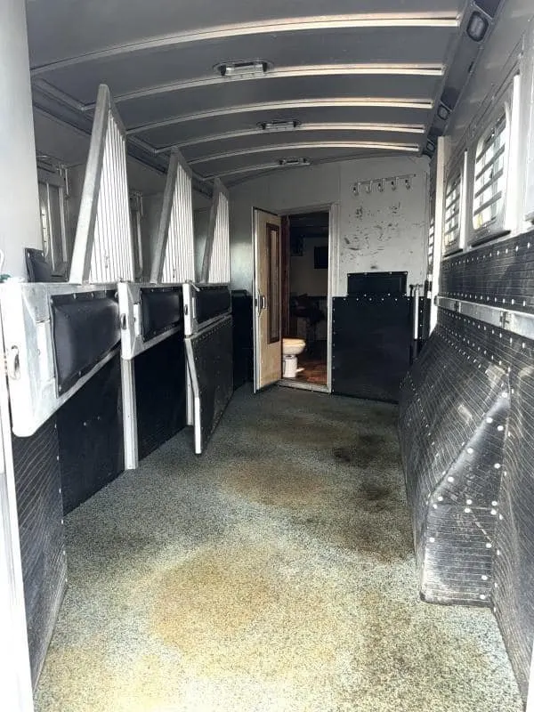 2011 Platinum Coach 4 Horse 15 SW Rear Load Horse Trailer — view 10