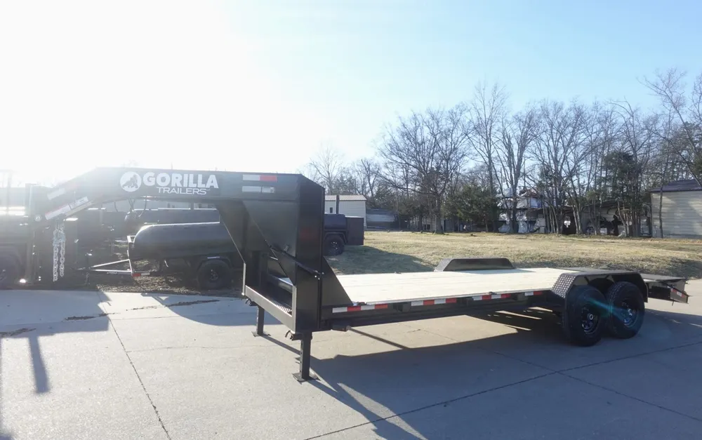 7X22 Gooseneck Equipment Trailer with (2) 7K Axles & Mini King Kong Ramps — view 8