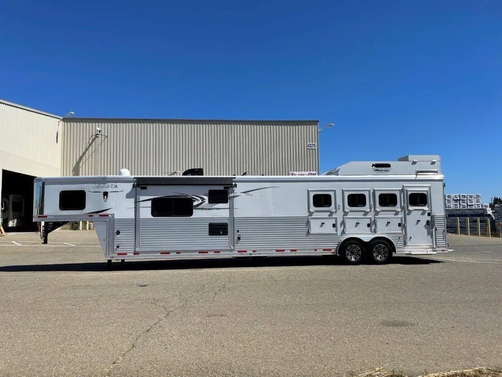 2015 Lakota Bighorn Edition 8414 4 Horse Trailer With Living Quarters “1 Slide” — view 3