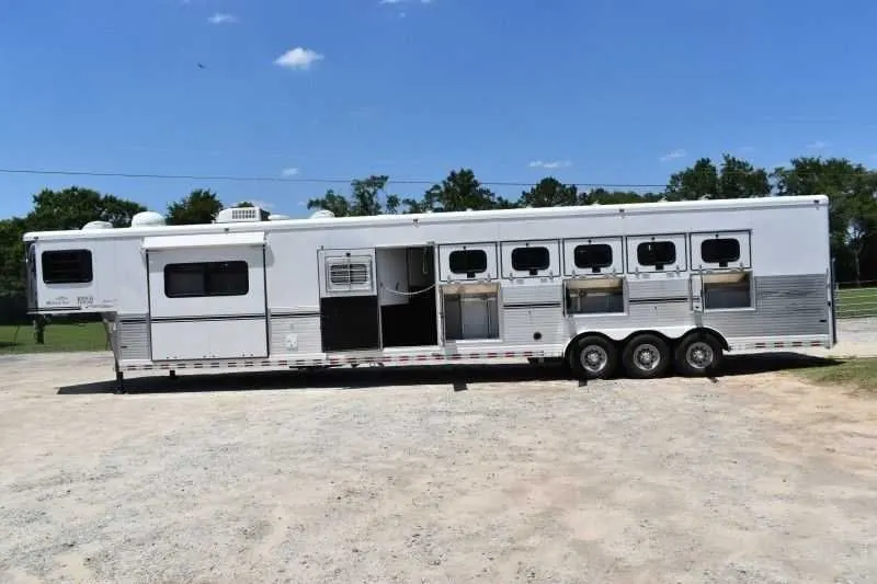 2005 Sundowner Sunlite 6LQ Horse Trailer with 11′ Short Wall 725 Grand Sierra 8612GLQ MidTack — view 2