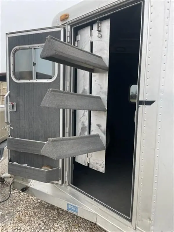1999 Elite Custom 3 Horse Trailer — view 8