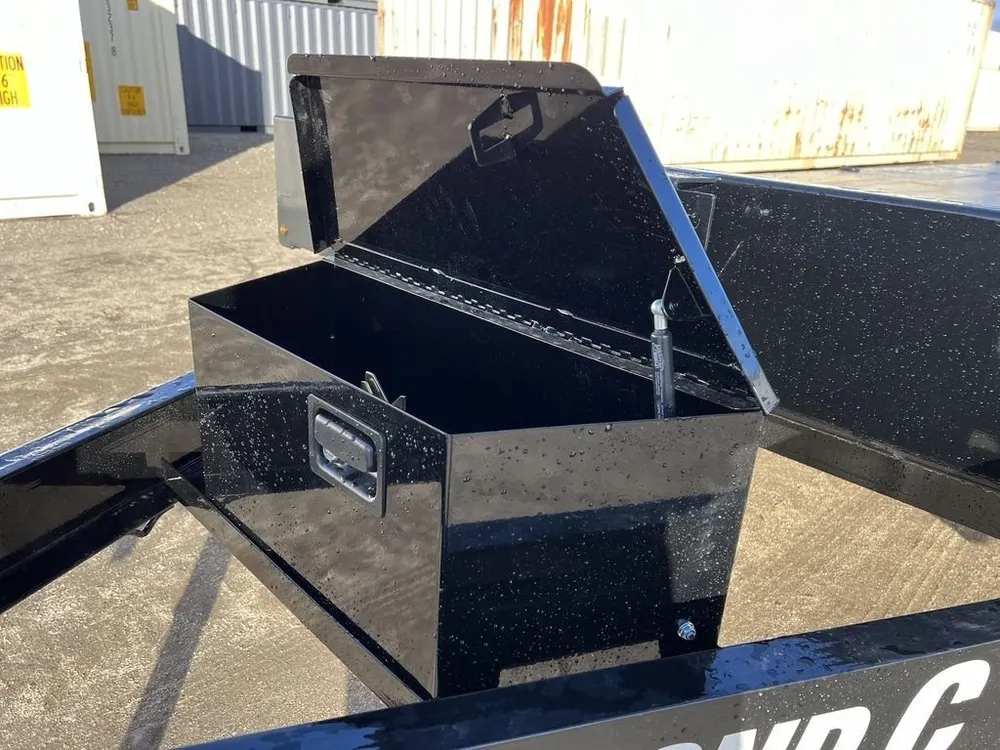 2024 Diamond C 8.5×22 7K Deckover Trailer w/Slide-In Ramps — view 11