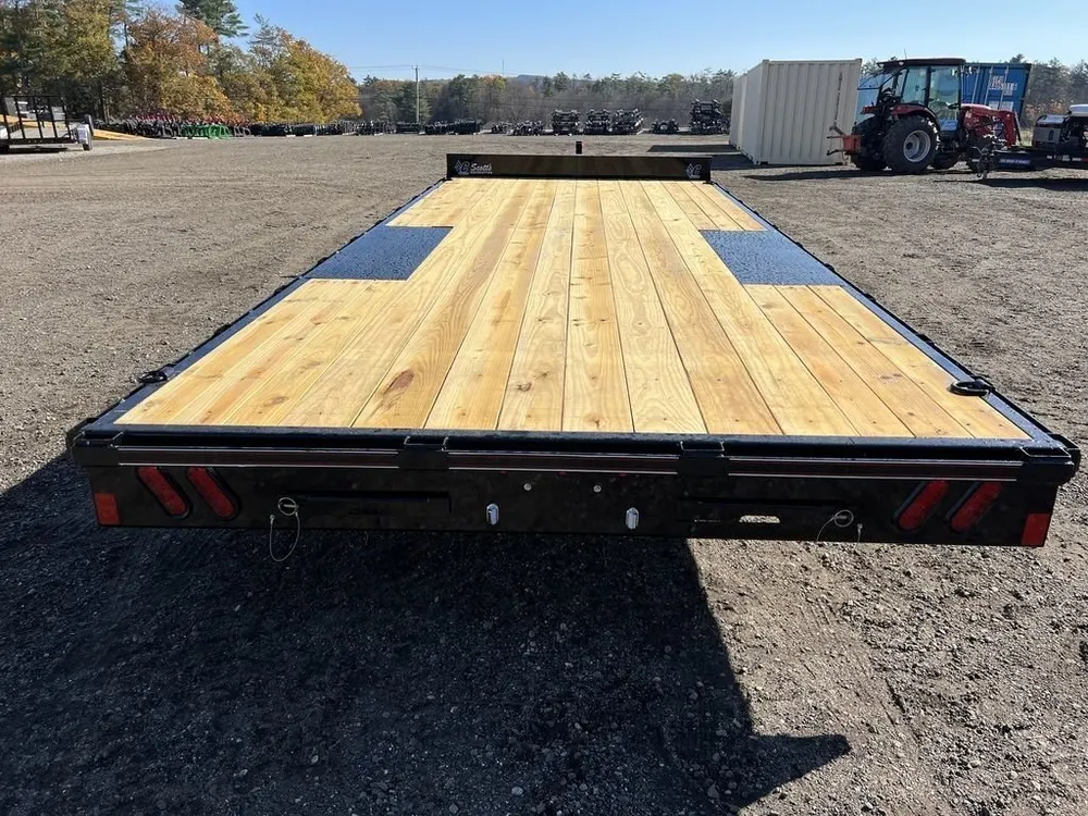 2024 Diamond C 8.5×20 7K Deckover Trailer w/Slide-In Ramps — view 6