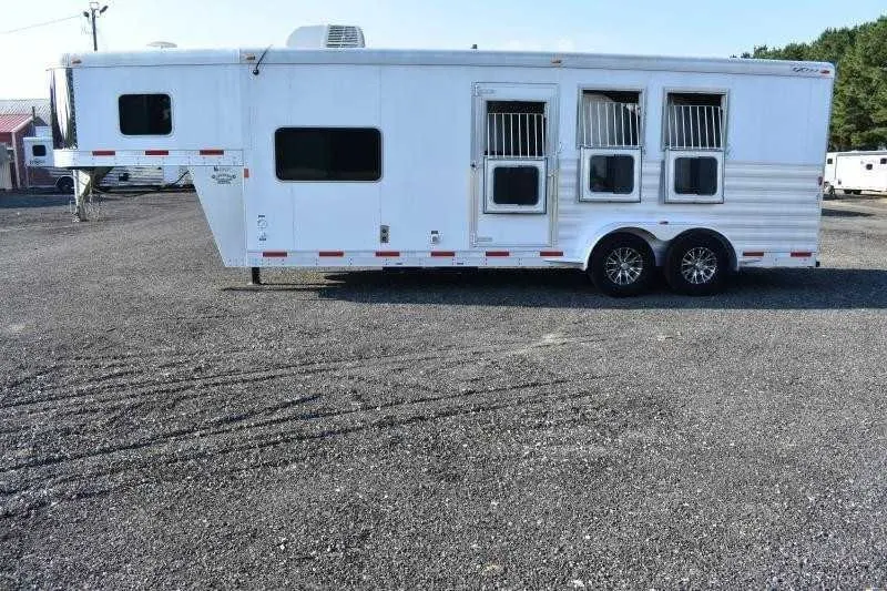 2015 Exiss 7308LQ 3 Horse Trailer with 8′ Short Wall — view 7