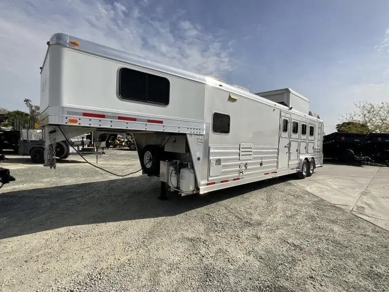 2008 4-Star Trailer 4 horse 12ft Outlaw LQ — view 3