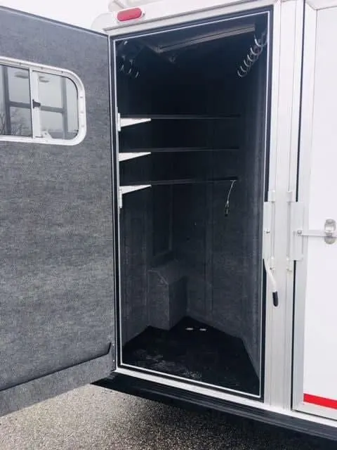 2018 Platinum Coach 3 Horse Bumper Pull — view 8