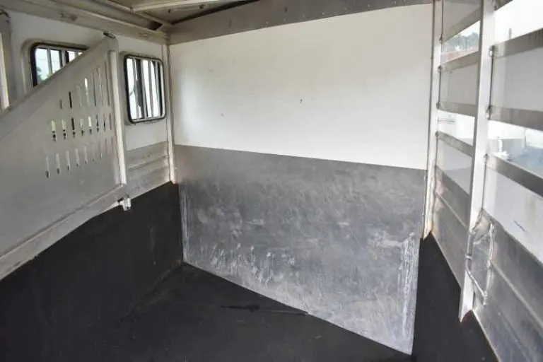 2012 CM 3HBP 3 Horse Trailer — view 7