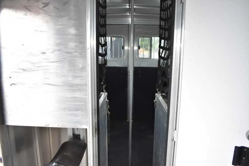 2003 Featherlite 2HST 2 Horse Trailer — view 3