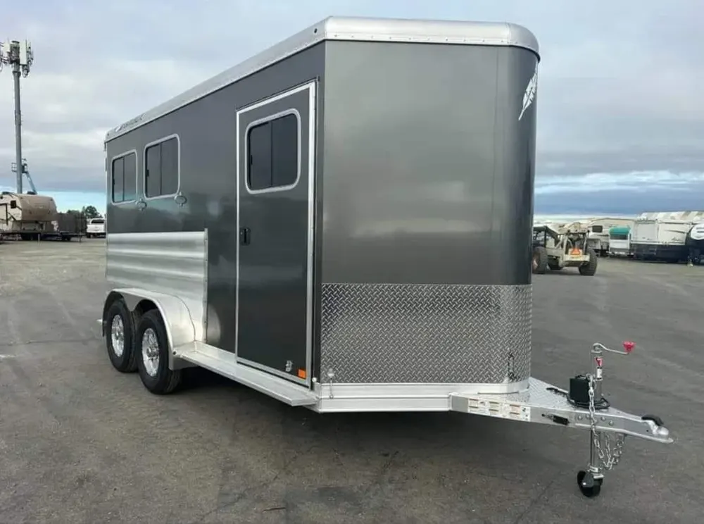 2012 Featherlite 9400 2 Horse Trailer — view 2