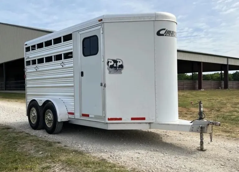 2013 model Cimarron 3 Horse Bumper Pull — view 2