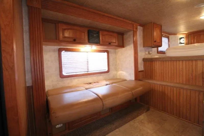 2008 Lakota 8415 w/Slide out 4 Horse Trailer — view 10