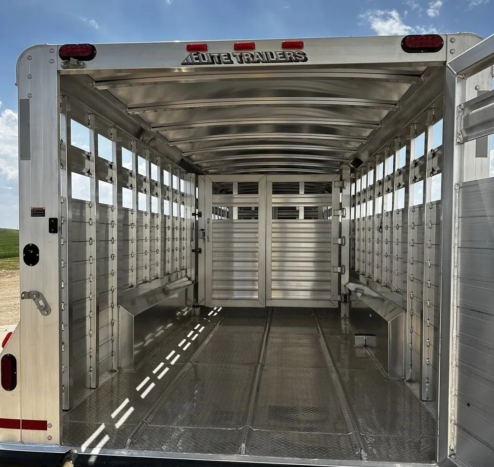 New 2024 Elite Trailers 32FT TRIPLE AXLE STOCK TRAILER W/ 3 COMPARTMENTS — view 9
