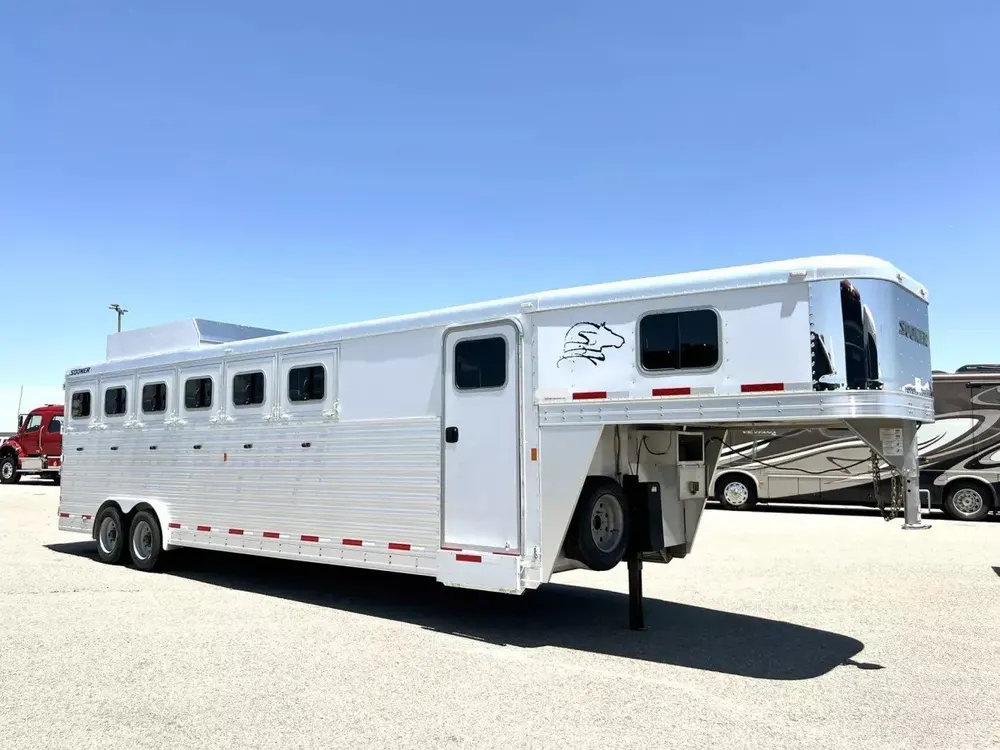 2015 Sooner 6 Horse Gooseneck — view 4