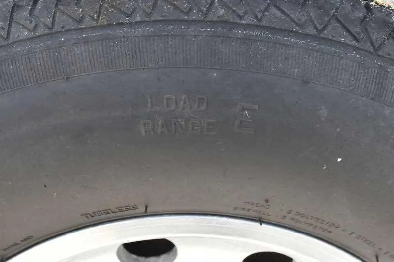 2002 Kiefer Built 2 Horse Bumper Pull — view 12