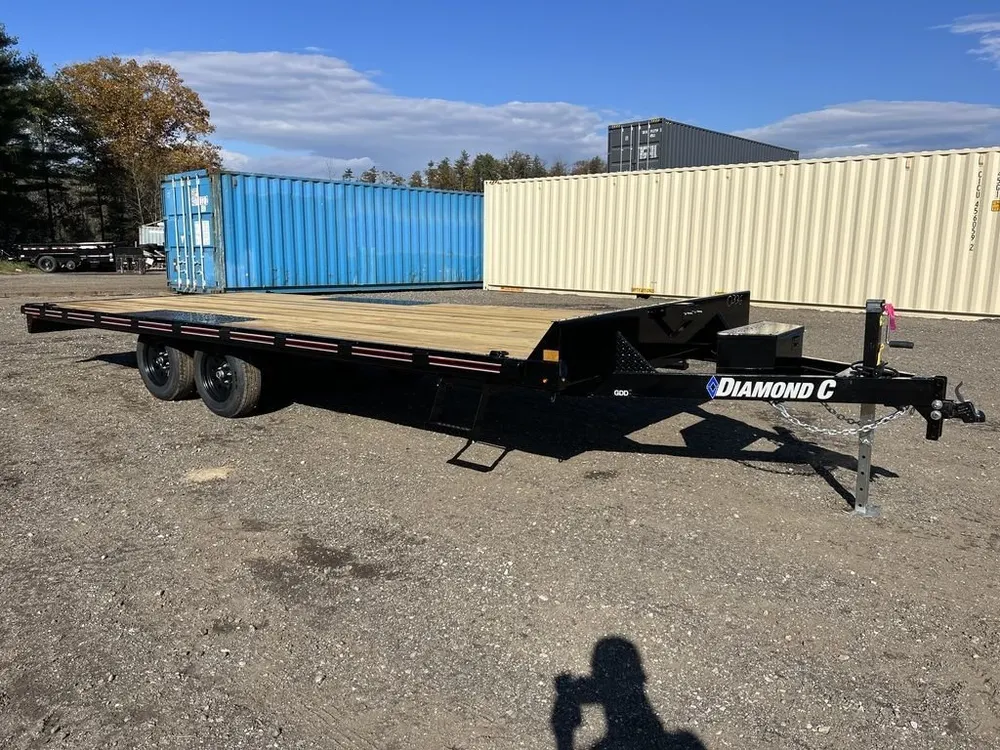 2024 Diamond C 8.5×20 7K Deckover Trailer w/Slide-In Ramps — view 9