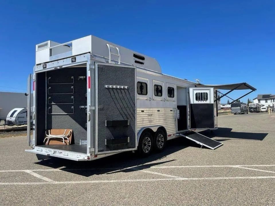 2015 Lakota Bighorn Edition 8414 4 Horse Trailer With Living Quarters “1 Slide” — view 6