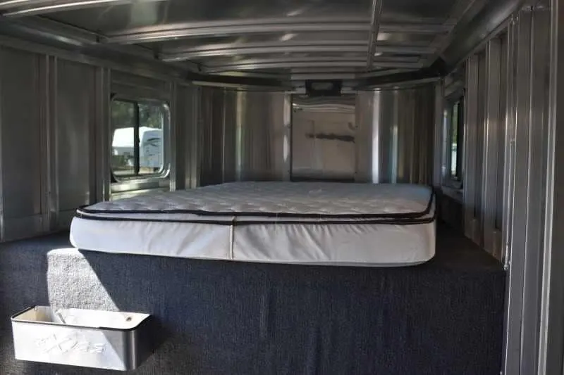 Used 2013 Exiss 6300 3 Horse Gooseneck — view 7