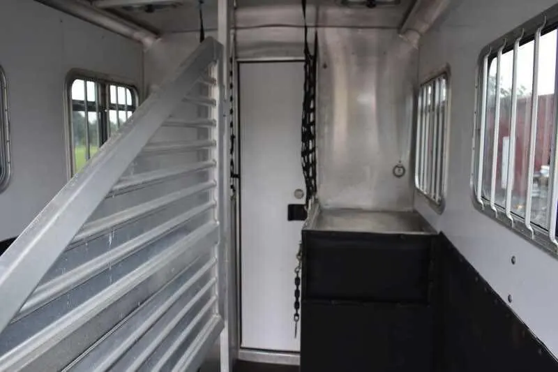 2003 Featherlite 2HST 2 Horse Trailer — view 5
