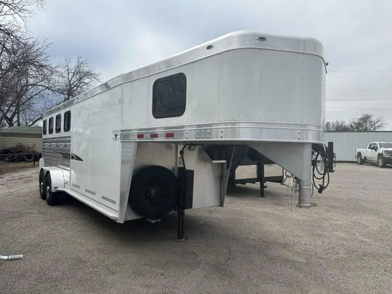 2004 Cherokee Trailers 4H GN Horse Trailer — view 3