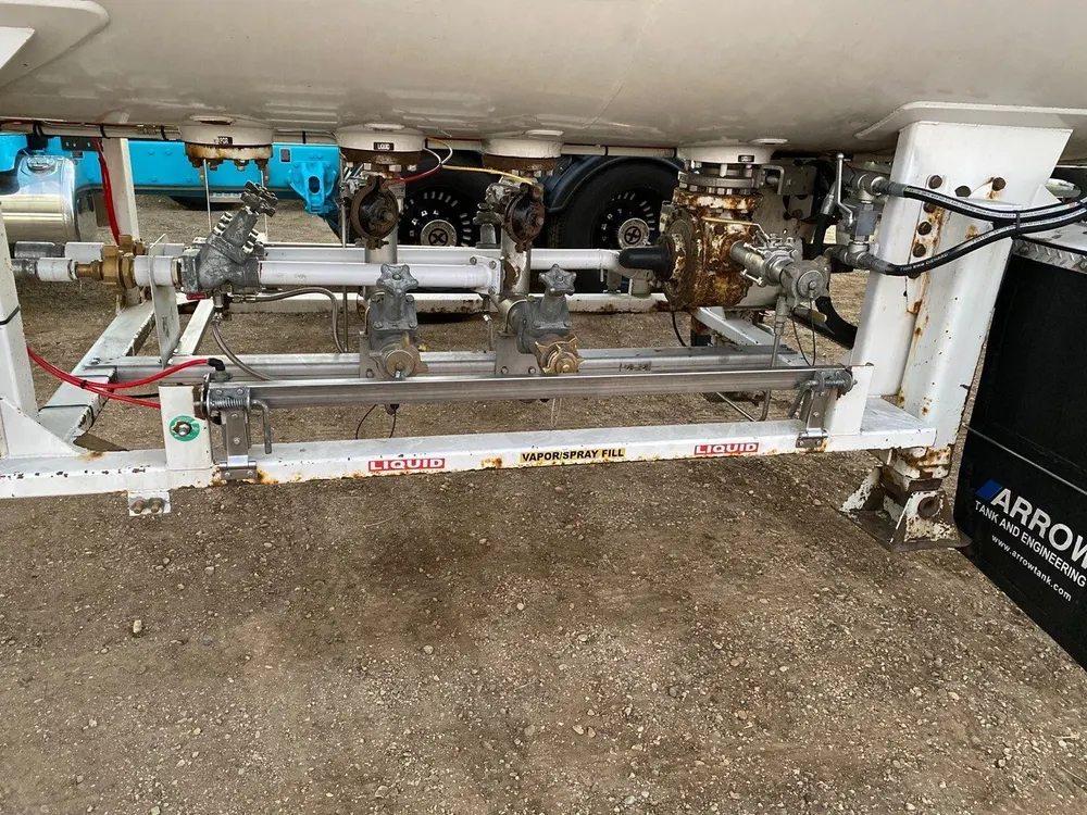 Buy 11600 Gallon Industrial Gas Tank Trailer Online MC-331 LPG LIQUID TANKER IN STOCK — view 7