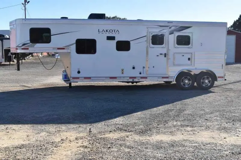 2022 Lakota Charger LQ 2 Horse Trailer with 9′ Short Wall — view 7