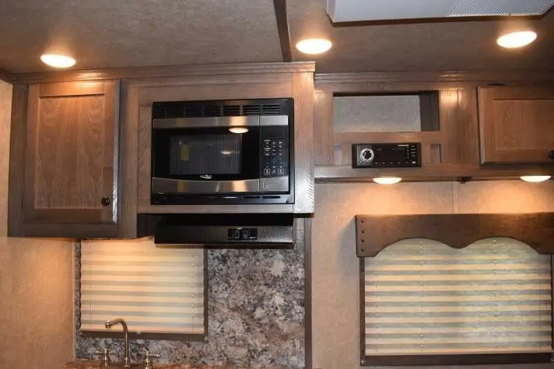 2022 Lakota Charger LQ 2 Horse Trailer with 9′ Short Wall — view 11