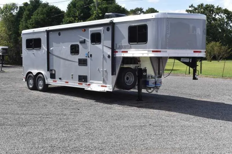 2020 Lakota Colt 8209SO 2 Horse Trailer with 9′ Short Wall — view 5