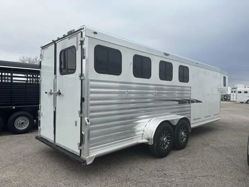 2004 Cherokee Trailers 4H GN Horse Trailer — view 4