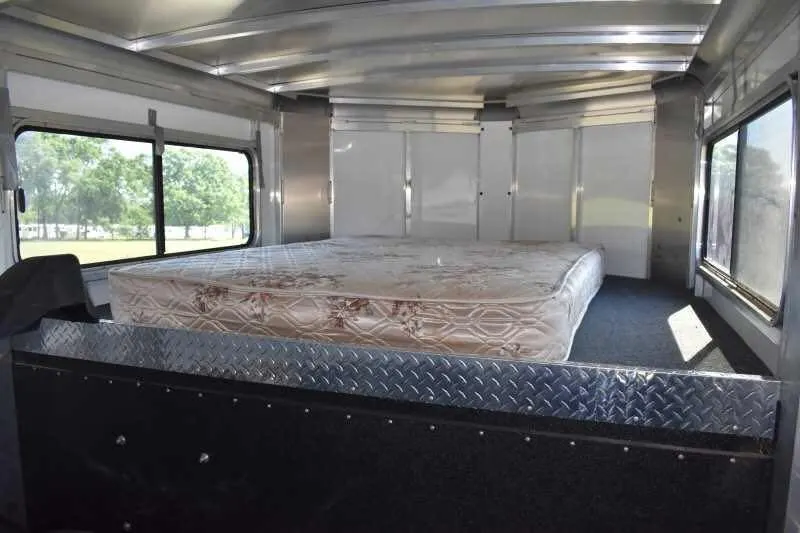 2014 Sundowner 2 Horse Gooseneck Trailer — view 12