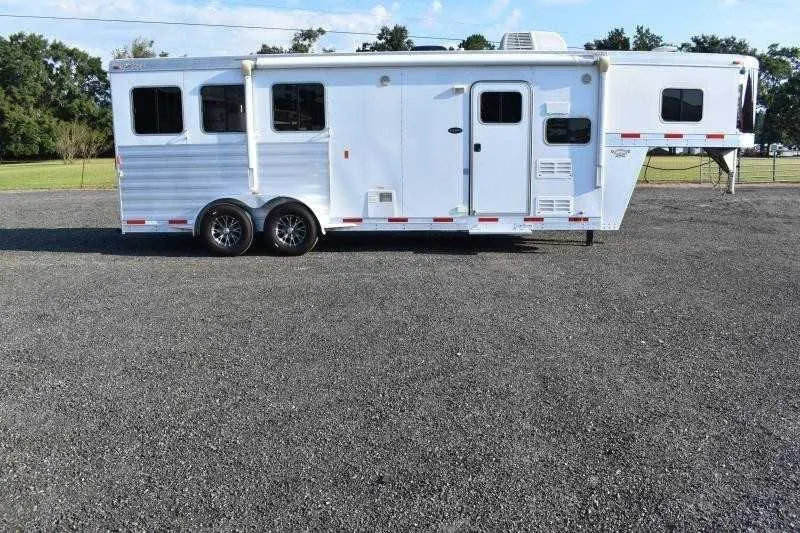 2015 Exiss 7308LQ 3 Horse Trailer with 8′ Short Wall — view 2