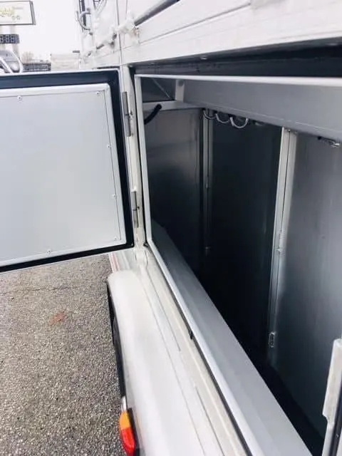 2018 Platinum Coach 3 Horse Bumper Pull — view 7