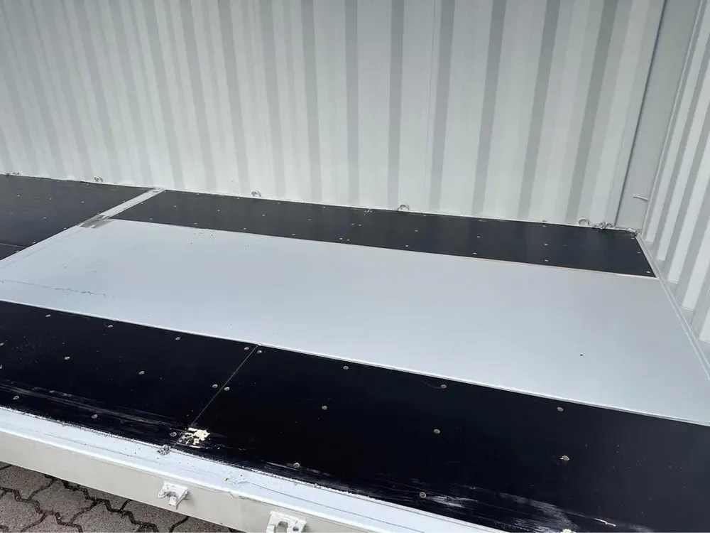 40-Fuß-Container mit seitlicher Öffnung, neuwertig