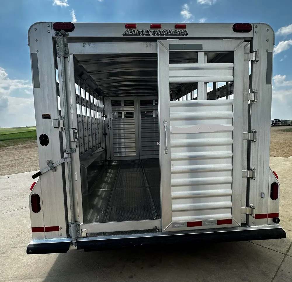 New 2024 Elite Trailers 32FT TRIPLE AXLE STOCK TRAILER W/ 3 COMPARTMENTS — view 10