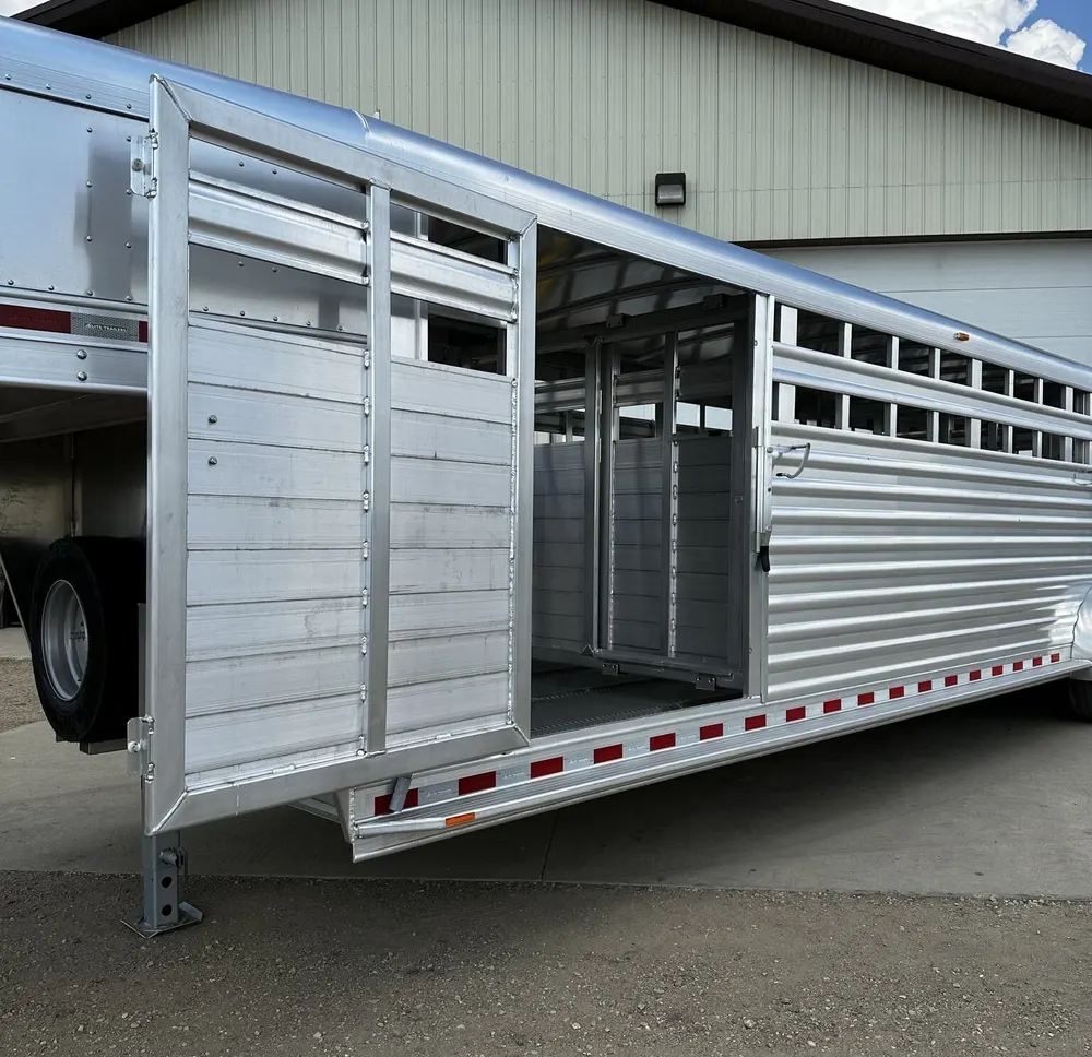 New 2024 Elite Trailers 32FT TRIPLE AXLE STOCK TRAILER W/ 3 COMPARTMENTS — view 6