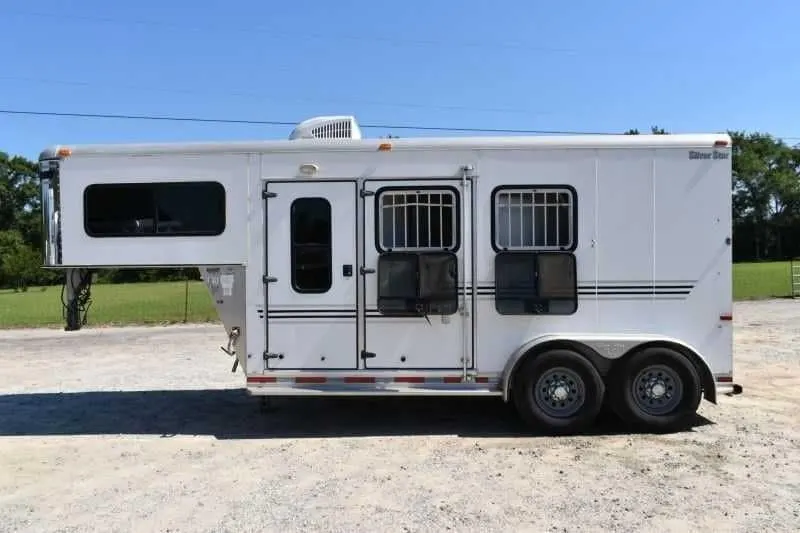 Used 2005 Silver Star 2HGNLQ 2 Horse Trailer with 4′ Short Wall — view 3