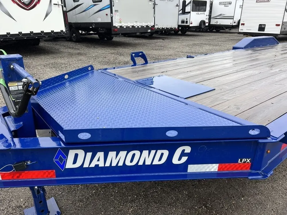 2022 Diamond C 7×24 20K Low Profile Equipment Trailer w/Max Ramps — view 8