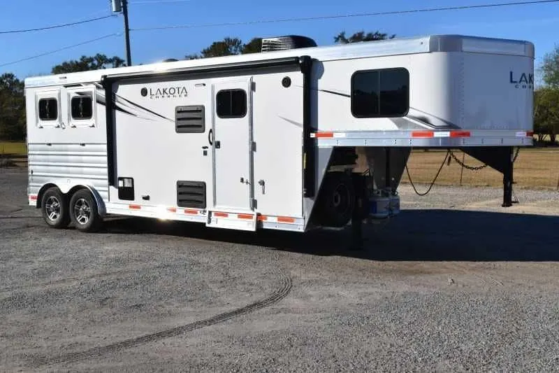 2022 Lakota Charger LQ 2 Horse Trailer with 9′ Short Wall — view 3
