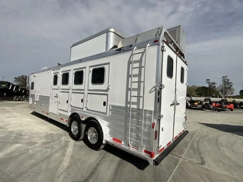 2008 4-Star Trailer 4 horse 12ft Outlaw LQ — view 9