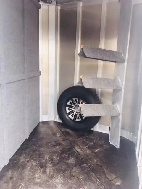 2018 Platinum Coach 3 Horse Bumper Pull — view 4
