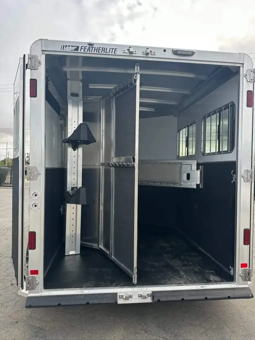 2012 Featherlite 9400 2 Horse Trailer — view 6